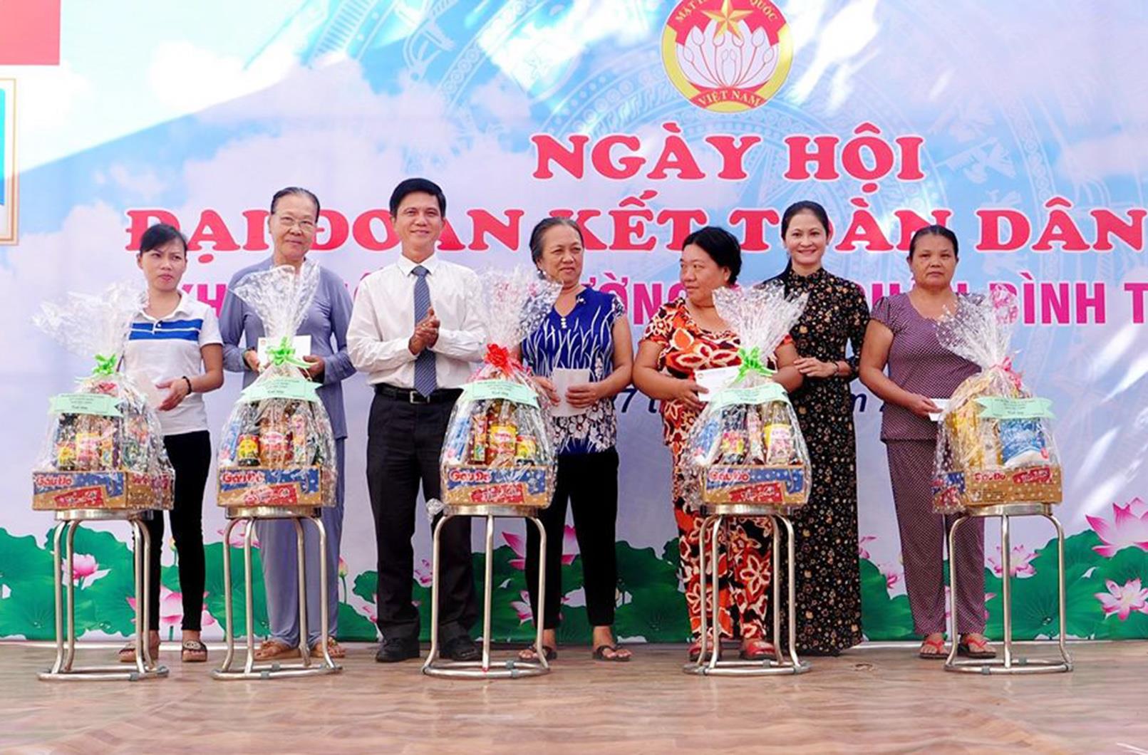 Ngày hội đoàn kết, gắn bó, nghĩa tình